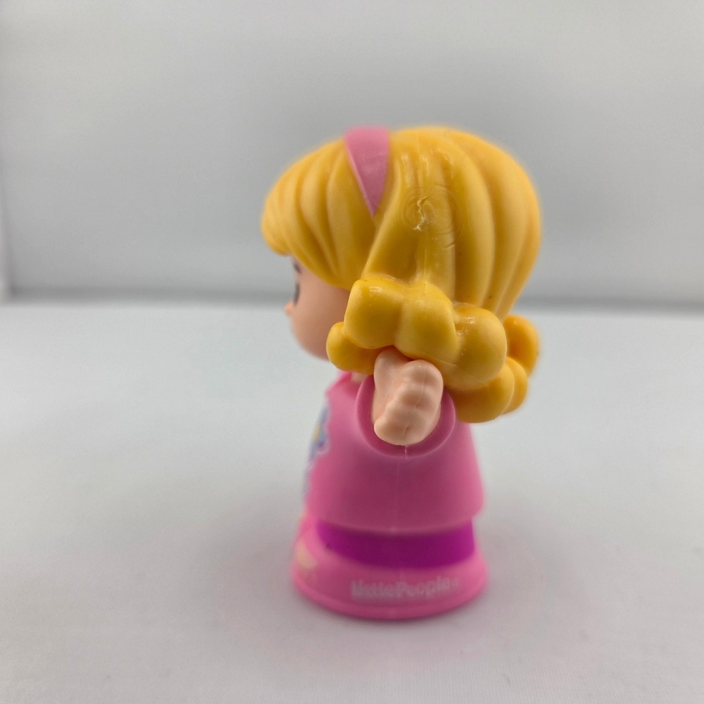 Fisher Price Little People Sofie Girl Figure Pink Outfit Backpack Blonde  2015 - Picture 2 of 5